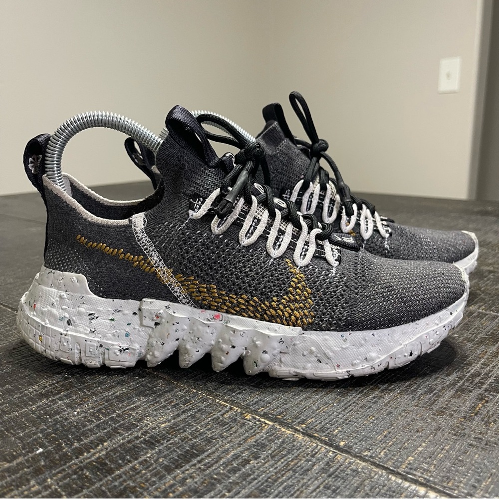 Nike Space Hippie '01 Black Wheat Mens 6.5 Athletic Running Shoes CZ6148-002